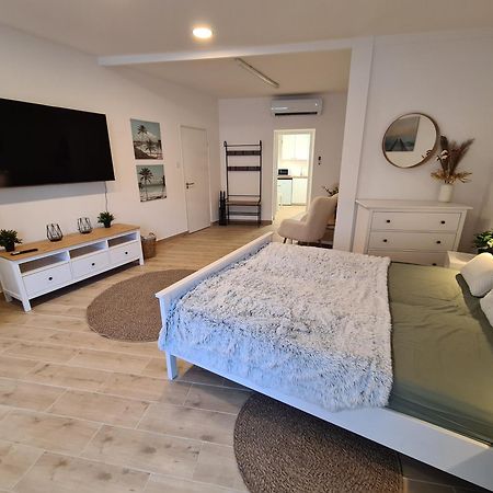 Kedves Apartman Pécs Eksteriør bilde
